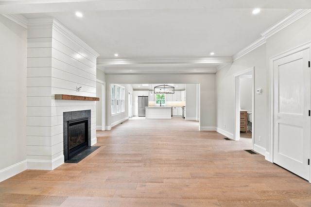 14 Maple, Amesbury, MA 01913