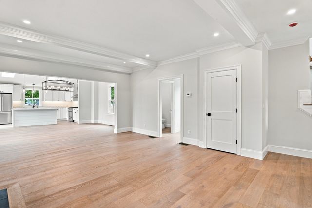 14 Maple, Amesbury, MA 01913
