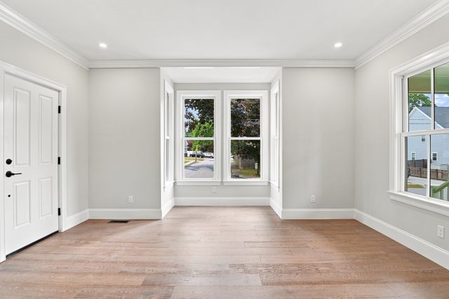 14 Maple, Amesbury, MA 01913
