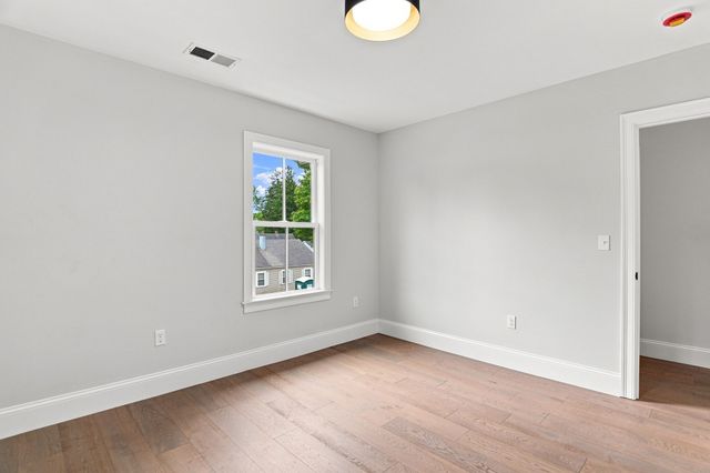 14 Maple, Amesbury, MA 01913