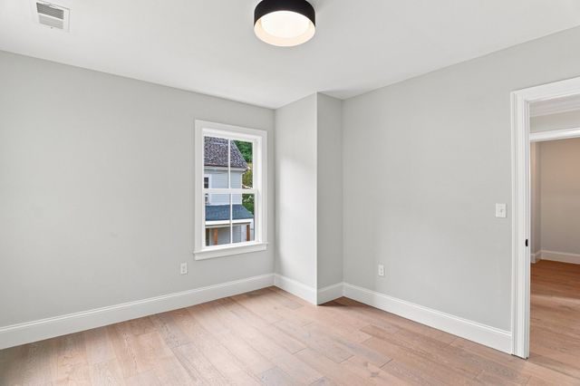 14 Maple, Amesbury, MA 01913