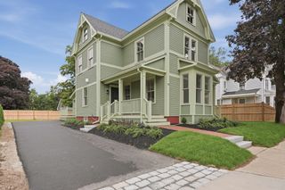 14 Maple, Amesbury, MA 01913