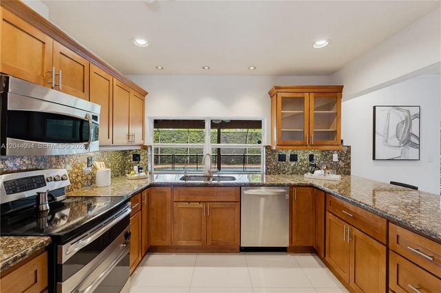 18250 SW 88th Place, Palmetto Bay, FL 33157