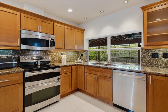 18250 SW 88th Place, Palmetto Bay, FL 33157