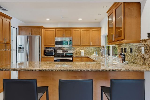 18250 SW 88th Place, Palmetto Bay, FL 33157
