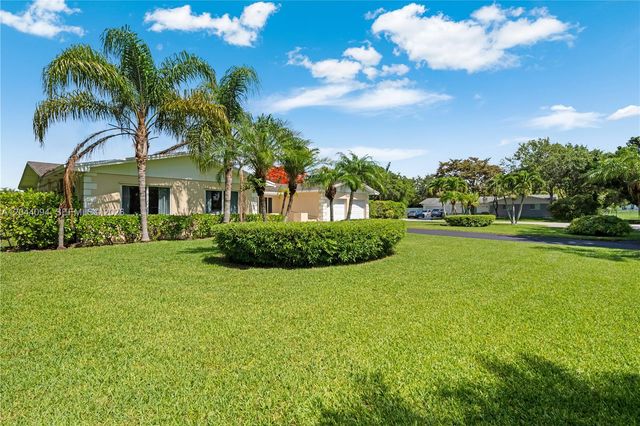 18250 SW 88th Place, Palmetto Bay, FL 33157