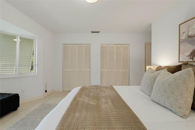 18250 SW 88th Place, Palmetto Bay, FL 33157