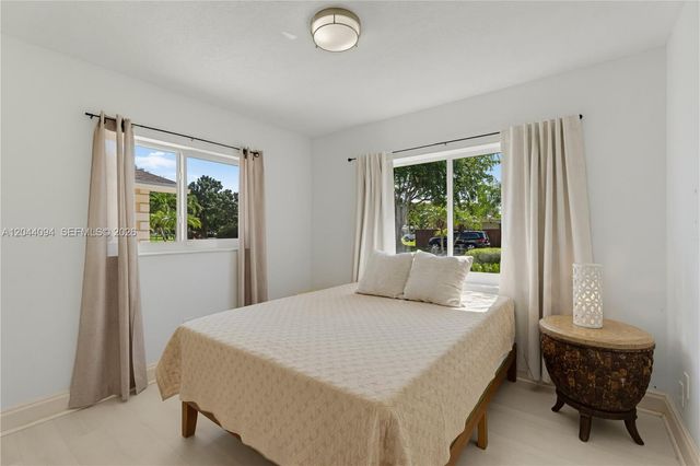 18250 SW 88th Place, Palmetto Bay, FL 33157