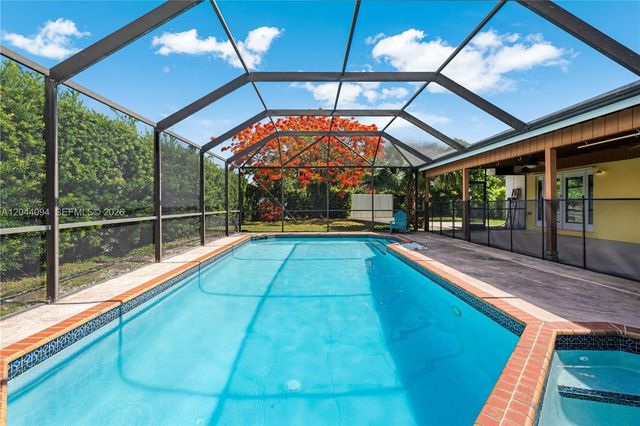 18250 SW 88th Place, Palmetto Bay, FL 33157