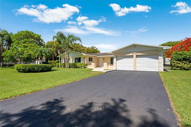 18250 SW 88th Place, Palmetto Bay, FL 33157