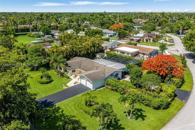 18250 SW 88th Place, Palmetto Bay, FL 33157