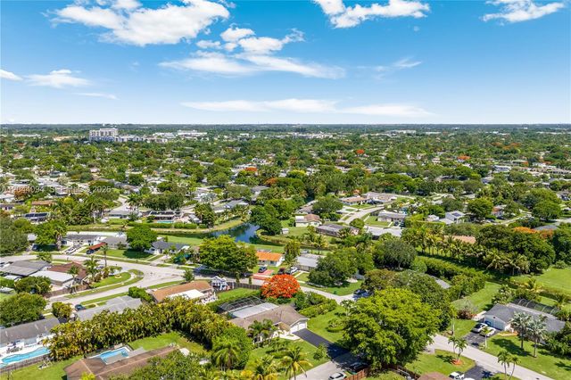 18250 SW 88th Place, Palmetto Bay, FL 33157