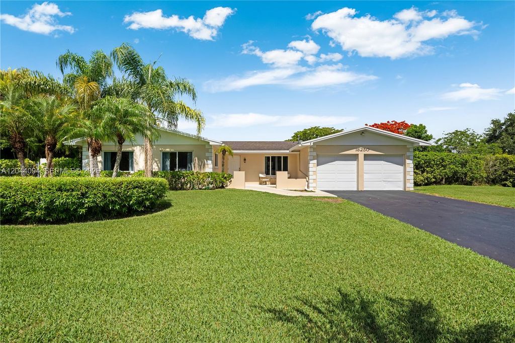 18250 SW 88th Place, Palmetto Bay, FL 33157