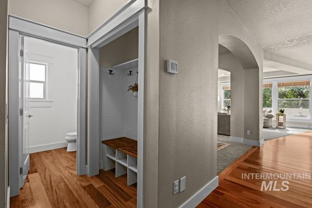 313 E Ryegate Dr, Meridian, ID 83646