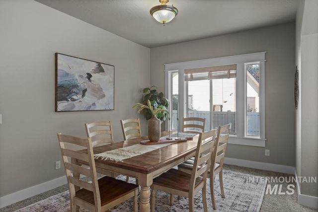 313 E Ryegate Dr, Meridian, ID 83646