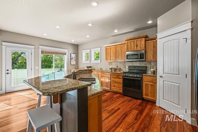 313 E Ryegate Dr, Meridian, ID 83646