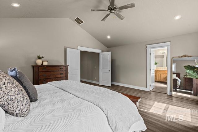 313 E Ryegate Dr, Meridian, ID 83646
