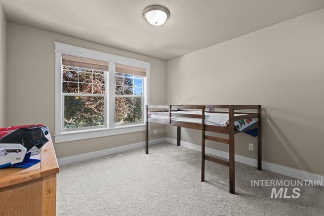 313 E Ryegate Dr, Meridian, ID 83646