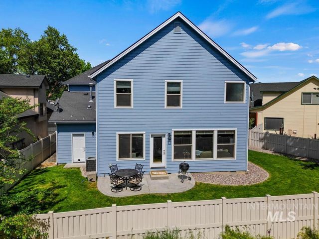 313 E Ryegate Dr, Meridian, ID 83646