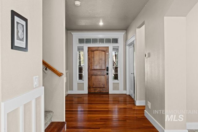 313 E Ryegate Dr, Meridian, ID 83646