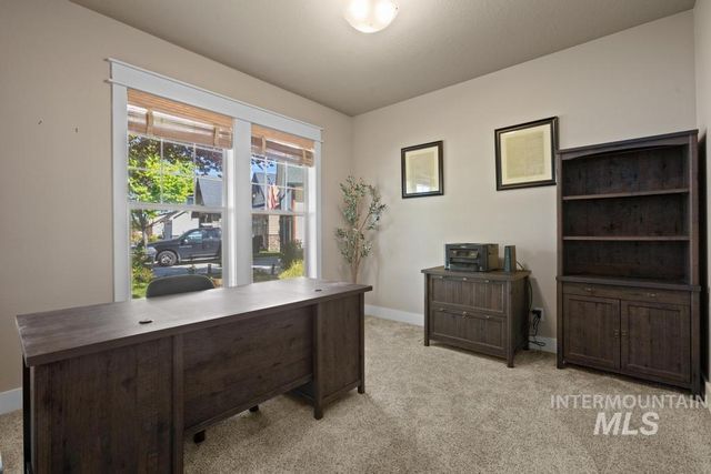 313 E Ryegate Dr, Meridian, ID 83646