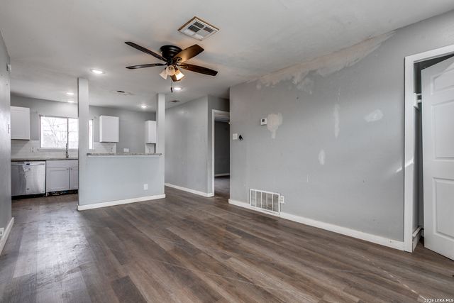 5647 Middlefield, San Antonio, TX 78242