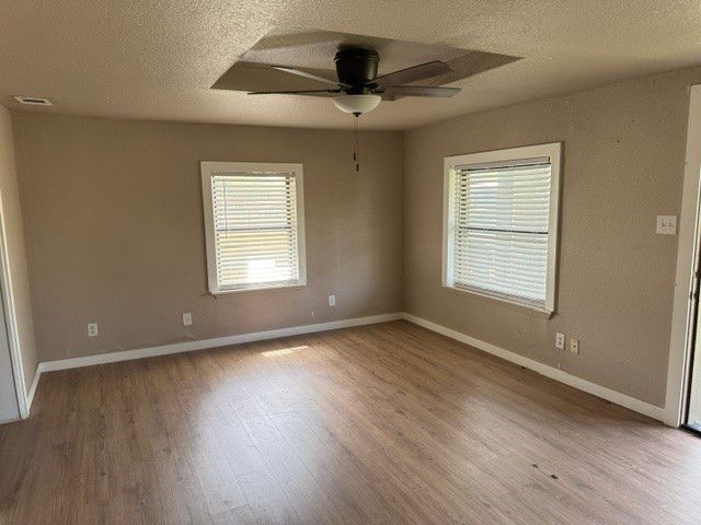 913 Jameson Street, Weatherford, TX 76086