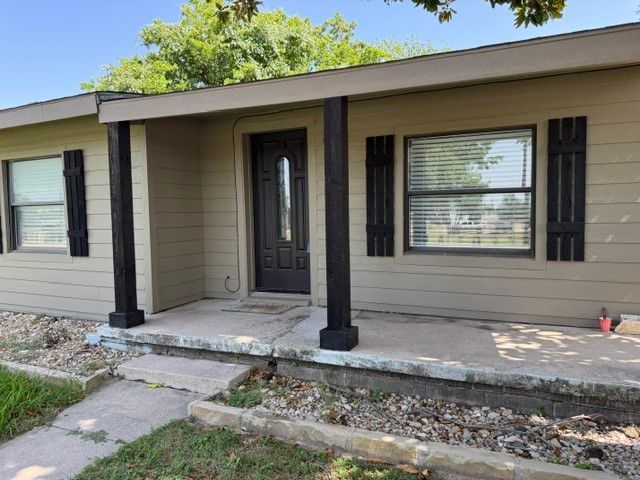 913 Jameson Street, Weatherford, TX 76086