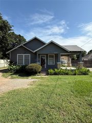 1435 E Shady Grove Road, Irving, TX 75060