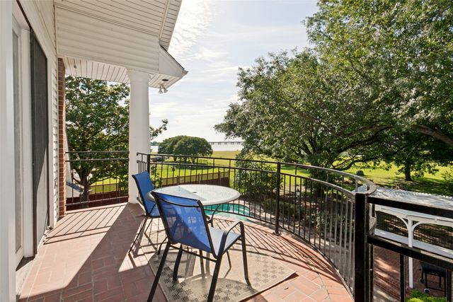 32 Victoria Drive, Rowlett, TX 75088