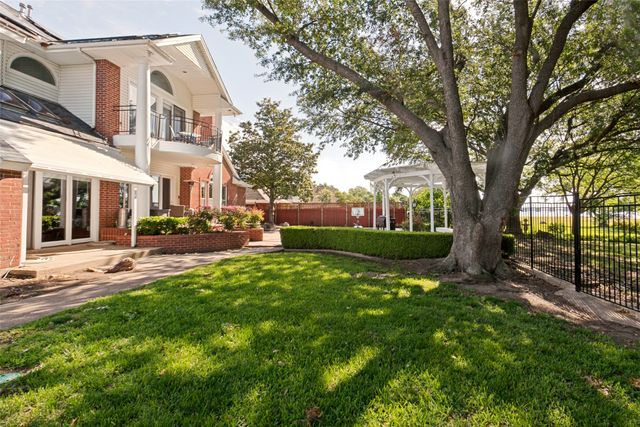 32 Victoria Drive, Rowlett, TX 75088