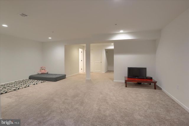 110 EMMA CIR, Harrisburg, PA 17112