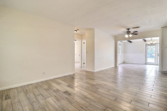 337 Mid Pines Road, Palm Springs, FL 33461