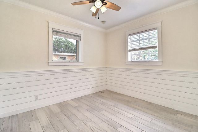 337 Mid Pines Road, Palm Springs, FL 33461