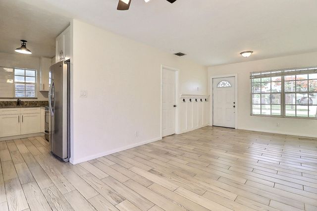 337 Mid Pines Road, Palm Springs, FL 33461