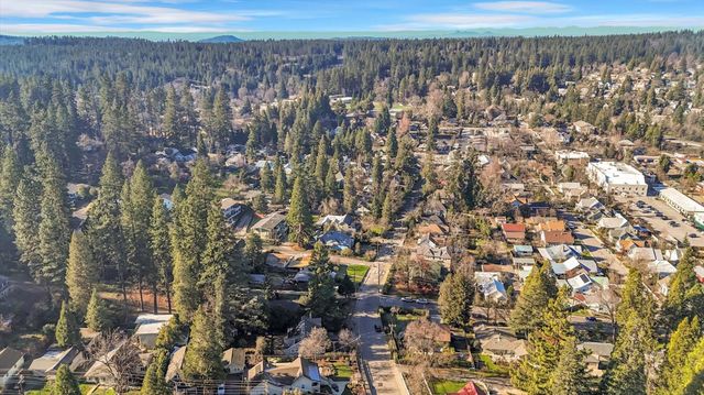 203 Race St, Grass Valley, CA 95945