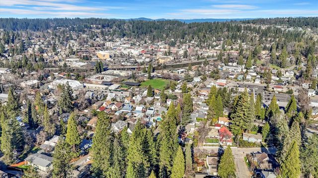 203 Race St, Grass Valley, CA 95945