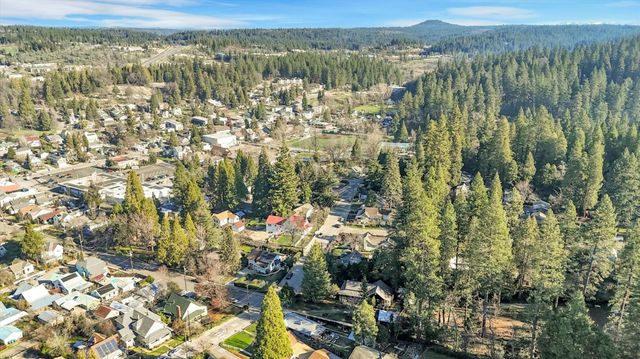 203 Race St, Grass Valley, CA 95945