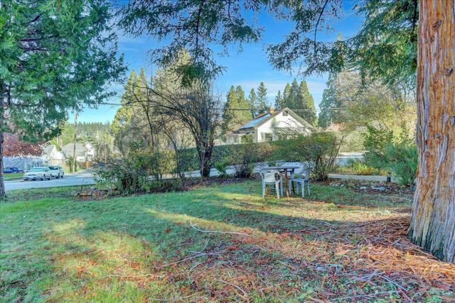 203 Race St, Grass Valley, CA 95945