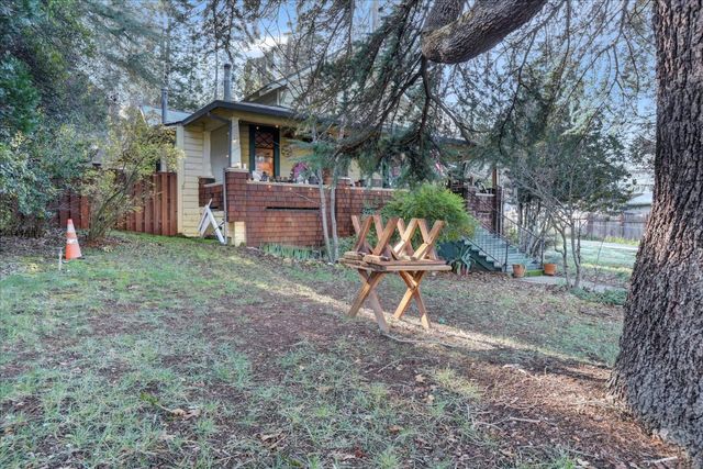 203 Race St, Grass Valley, CA 95945
