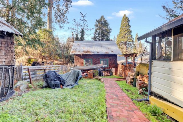 203 Race St, Grass Valley, CA 95945