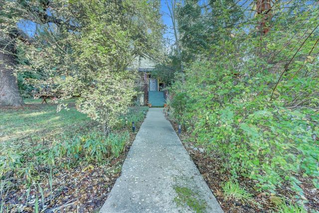 203 Race St, Grass Valley, CA 95945