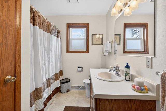 3230 S WHIP POOR WILL LANE, Appleton, WI 54915