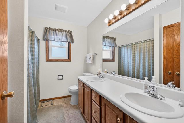 3230 S WHIP POOR WILL LANE, Appleton, WI 54915