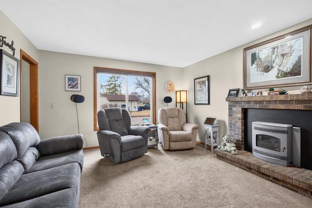 3230 S WHIP POOR WILL LANE, Appleton, WI 54915