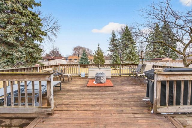 3230 S WHIP POOR WILL LANE, Appleton, WI 54915