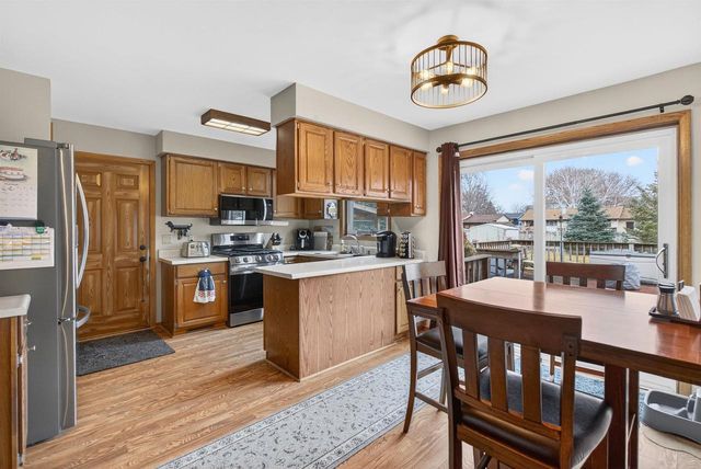 3230 S WHIP POOR WILL LANE, Appleton, WI 54915