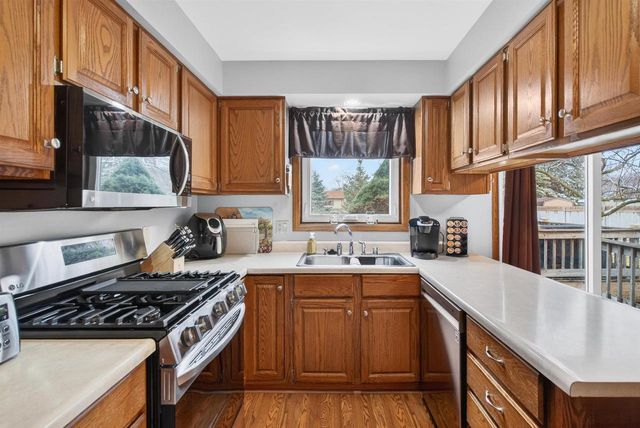 3230 S WHIP POOR WILL LANE, Appleton, WI 54915