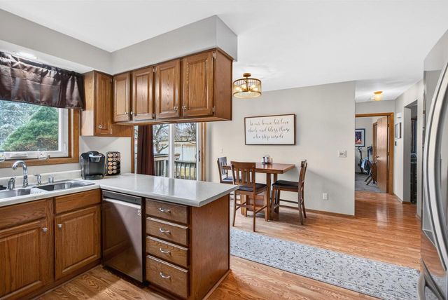 3230 S WHIP POOR WILL LANE, Appleton, WI 54915