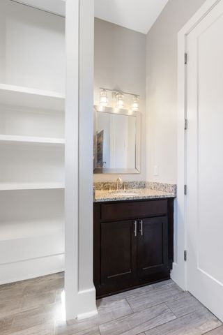 808 Chickasaw Ave, Nashville, TN 37207